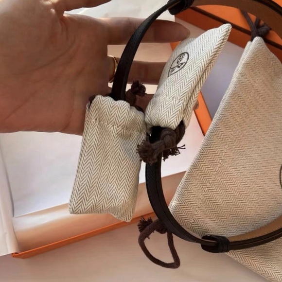 Hermes Kelly 18 Epsom Belt - Black (Noir) with Palladium hardware - Picture 6 of 6